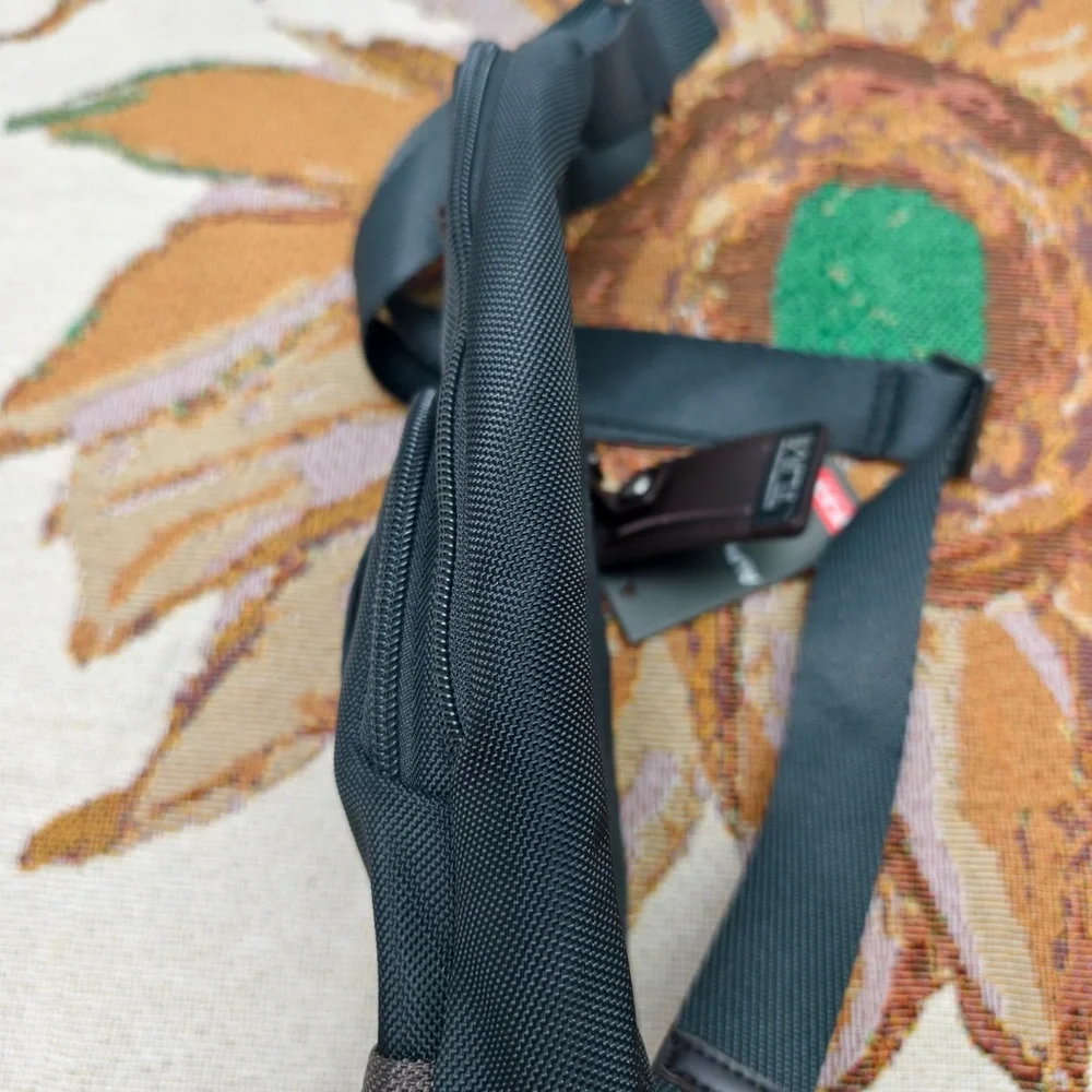 🌺Tumi Alpha Bravo Compact Shoulder Bag|Chest Pack